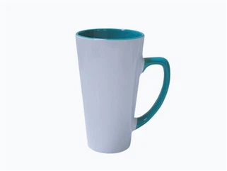 Tazza tal-kafè tal-ġebel ikkulurit