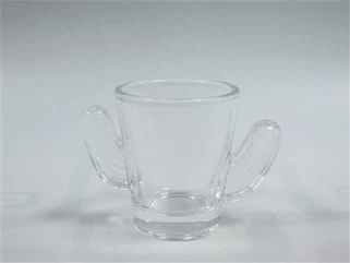 Tazza żgħira tal-ħġieġ tal-isparatura ċara